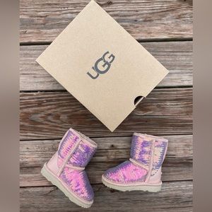 UGG Kids Classic Short II Sequin Boot Cameo Rose Size 7 (Toddler) Mermaid